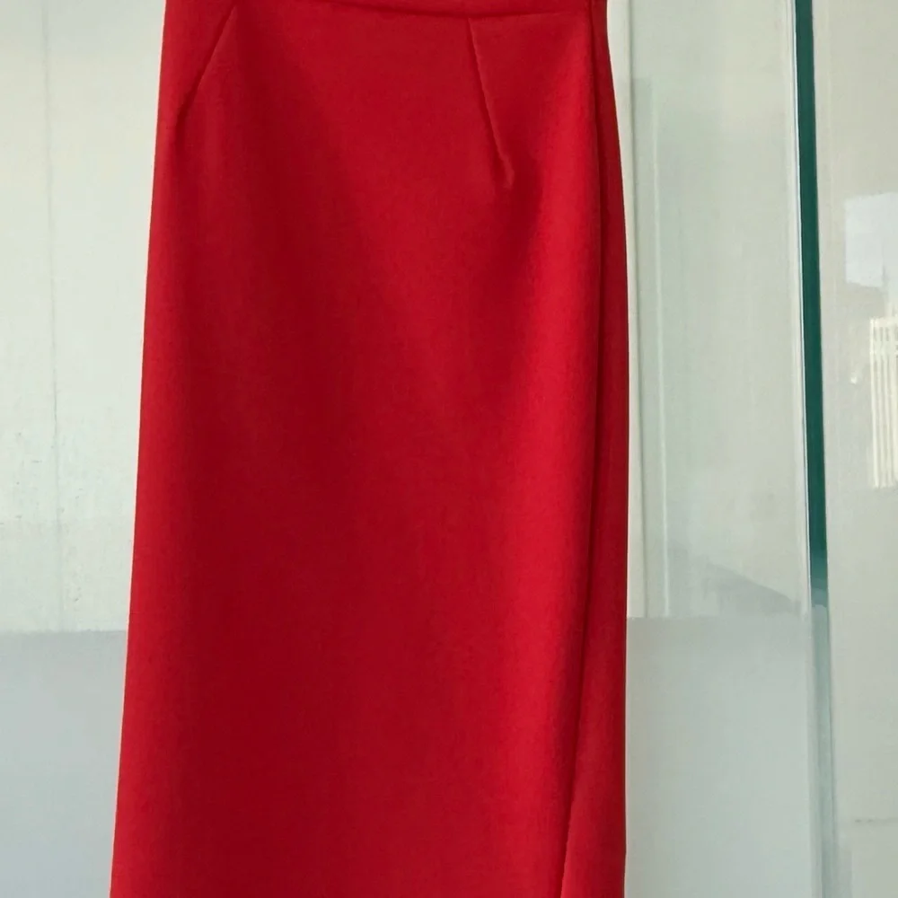 Women’s one shoulder gown - Picture 7 of 9